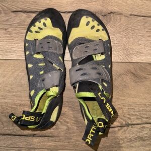 LA SPORTIVA MENS CLIMBING SHOES